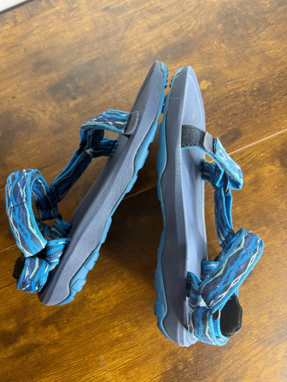 Teva Hurricane XLT2 (size 3) blue sandals